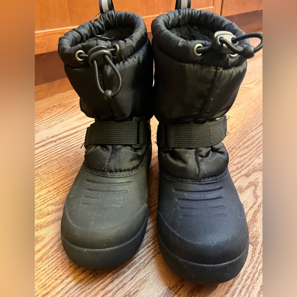 Kids Black Winter Boots, size 1
